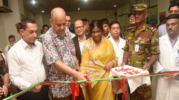 কুর্মিটোলায় স্বাস্থ্য সুরক্ষা কর্মসূচি উদ্বোধন করলেন স্বাস্থ্যমন্ত্রী